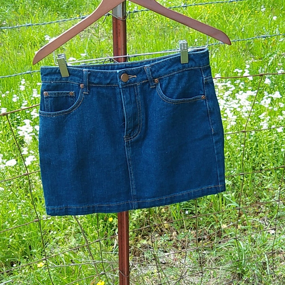Forever 21 Denim skirt size medium